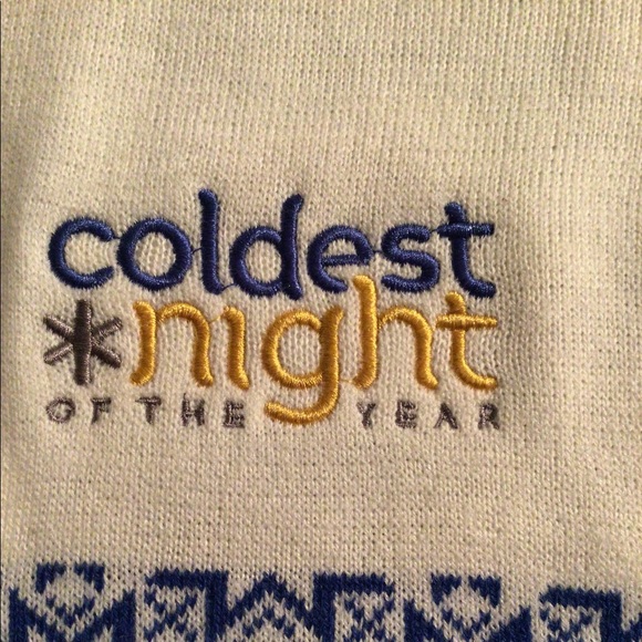 Collector Coldest Night of the Year Touque & Scarf - Picture 2 of 5